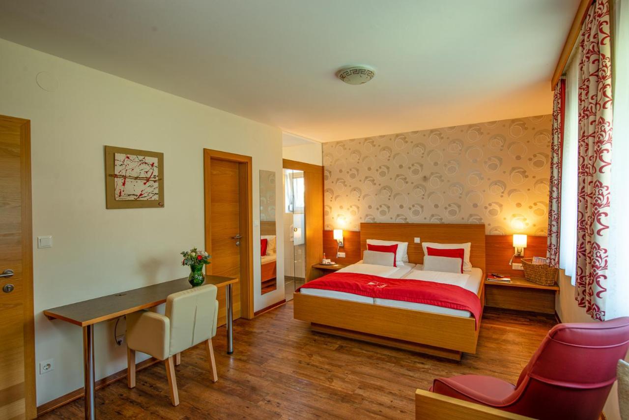 Hotel Garni Weinquadrat Weissenkirchen in der Wachau Esterno foto