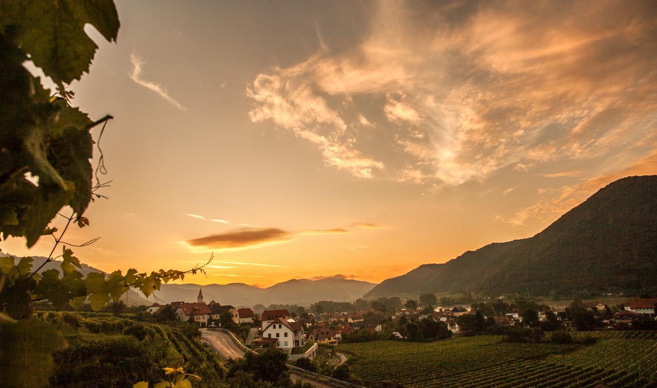 Hotel Garni Weinquadrat Weissenkirchen in der Wachau Esterno foto