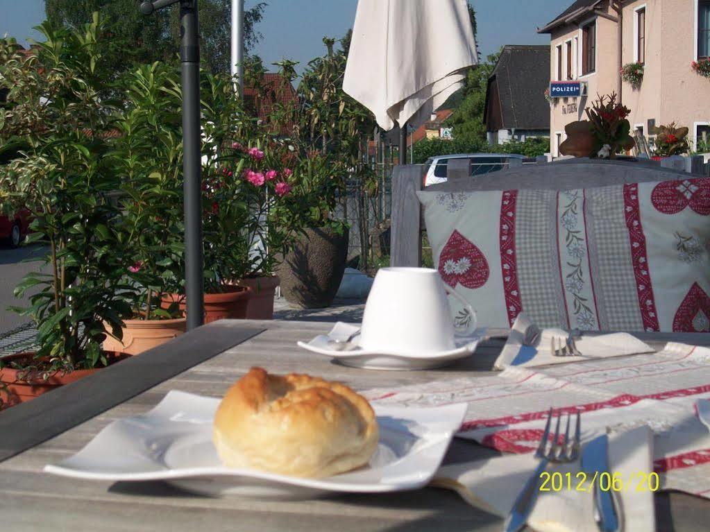 Hotel Garni Weinquadrat Weissenkirchen in der Wachau Esterno foto